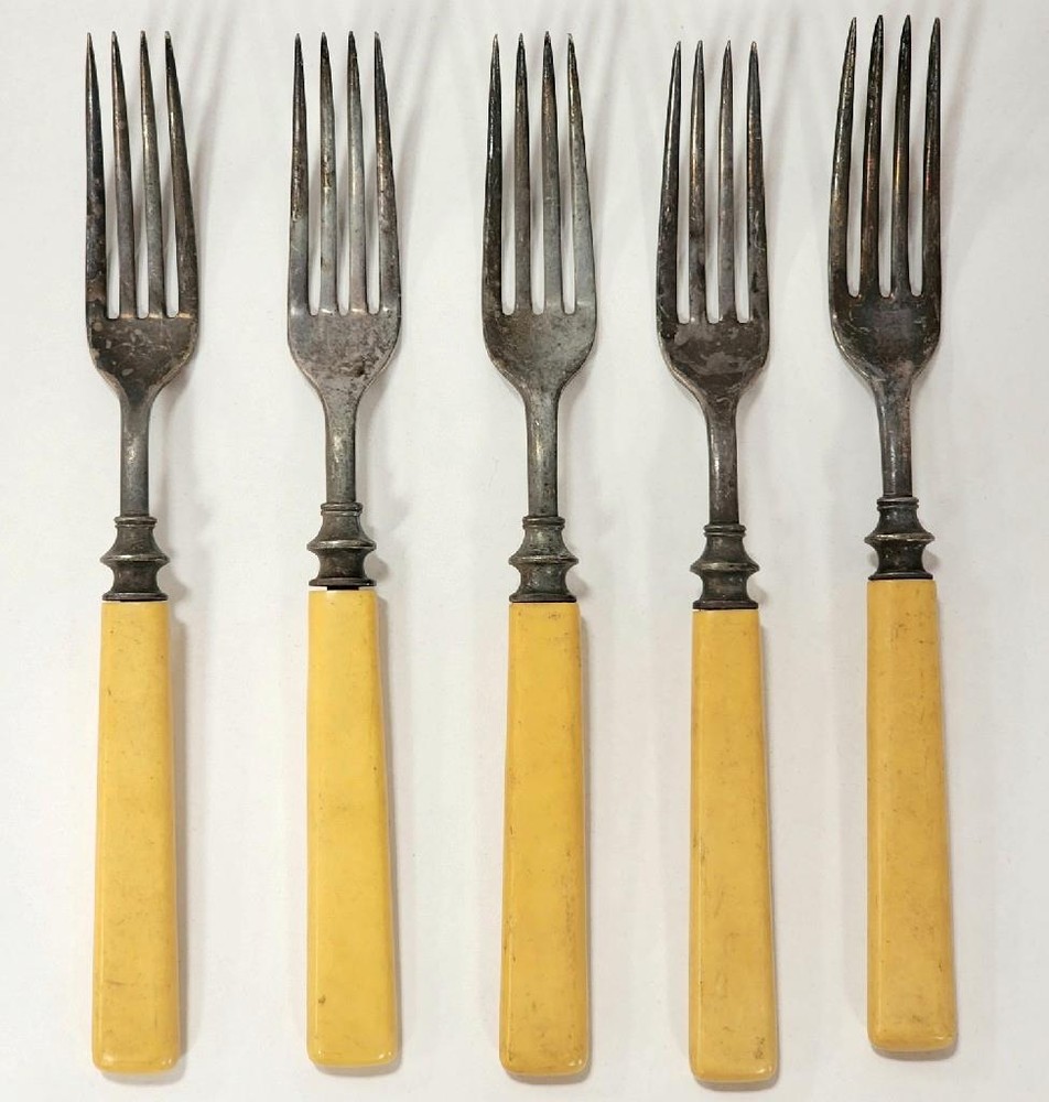 23 Pcs Vintage Bakelite Handle Flatware Mixed Lot