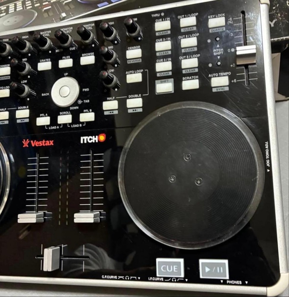 Vestax VCI-300 MK2 DJ Controller