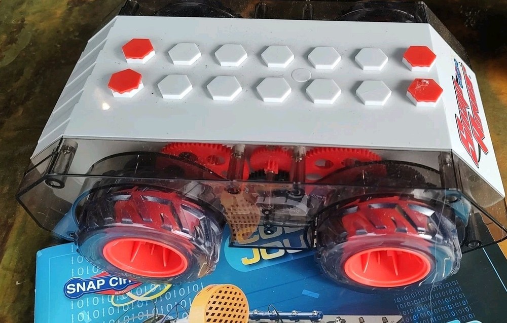 Snap Circuits RC Rover