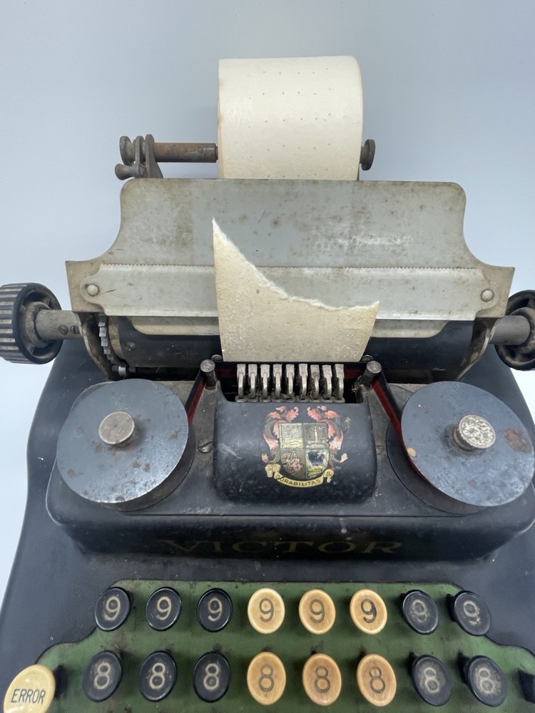 ANTIQUE VICTOR ADDING MACHINE MODEL W UNTESTED