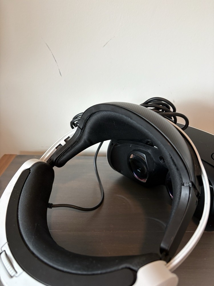 Sony PlayStation VR Headset Starter Pack -PSVR Version 2 Head/Proccessor