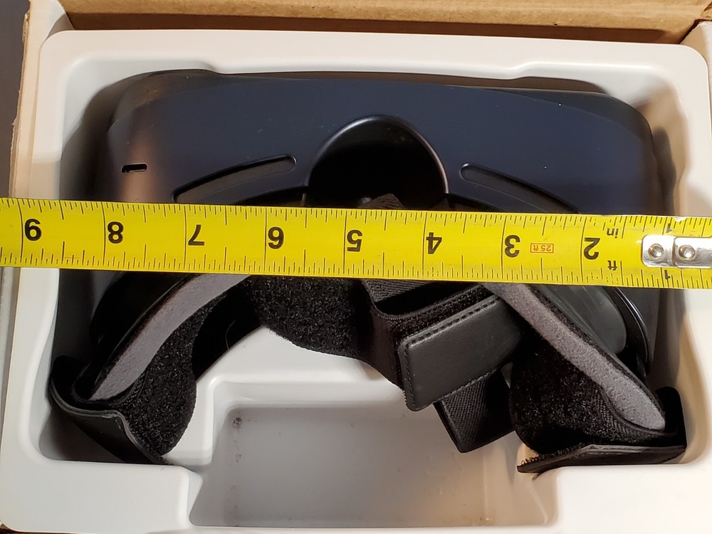 Samsung Gear VR Model SM-R323 Oculus VR Headset