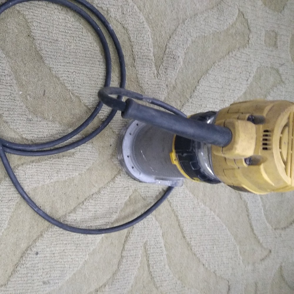 DeWALT COMPACT ROUTER , DWP 611