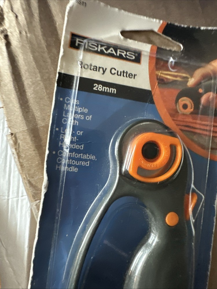 Fiskars 45mm Rotary Cutter & Handle EUC 2003