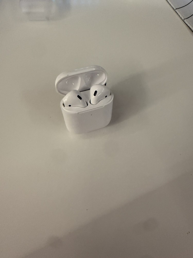 Apple AirPods 2nd Generation with Charging Case - White