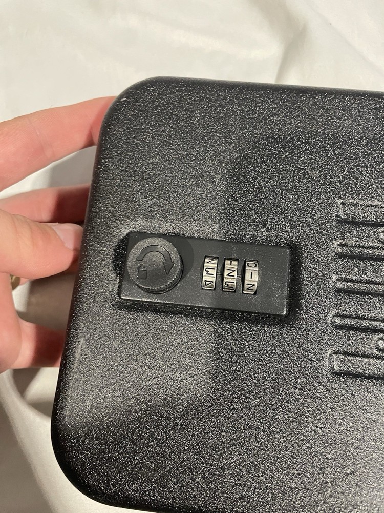 GunVault Nanovault NV300 Code Never Set —Clean -Black