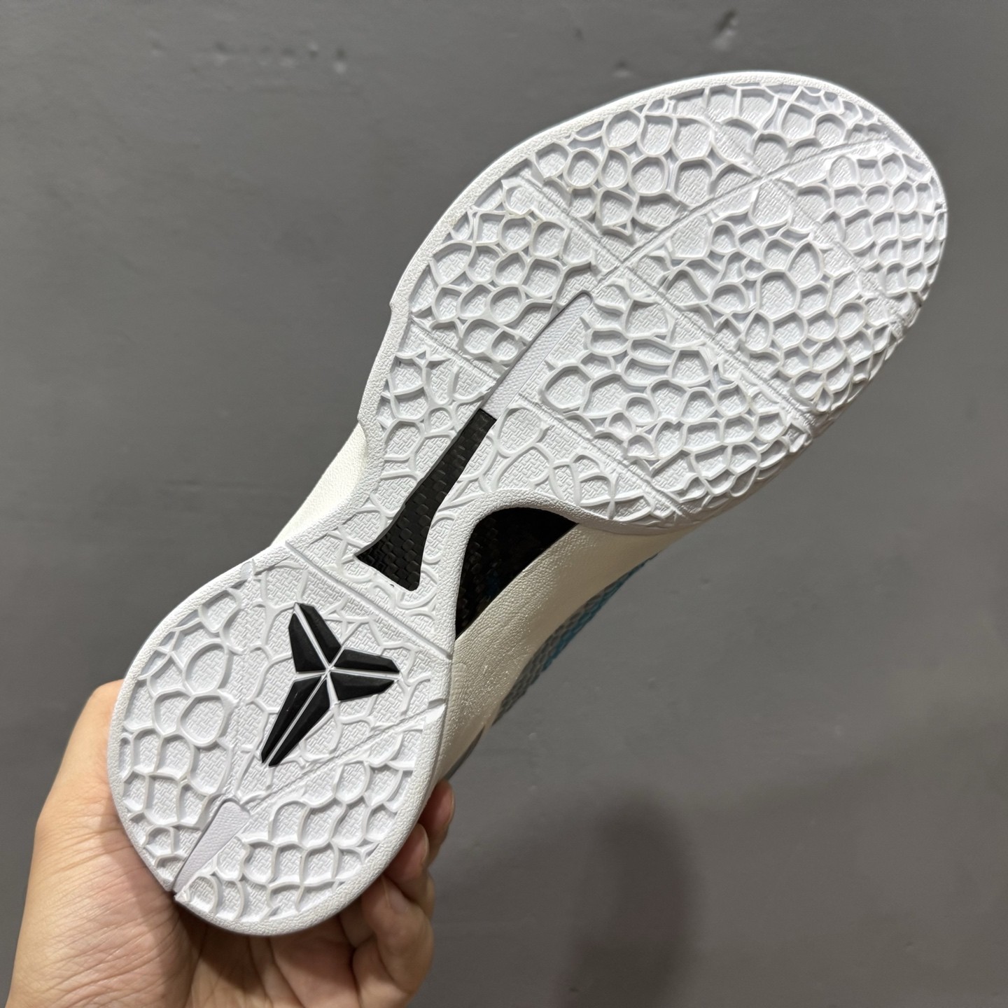 IO3672-400 NK Kobe 6 Protro Caitlin Clark Light Armory Blue