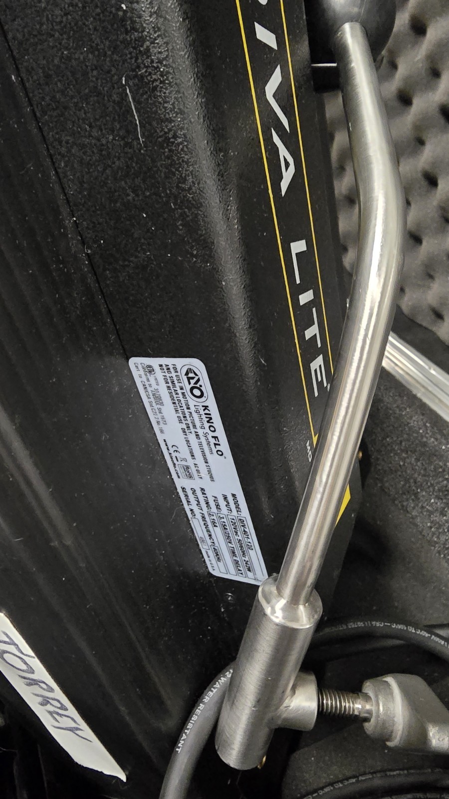 Kino Flo Diva Lite 401 Kit (120VAC) - Full Set of Extra Bulbs & Lg Hard Case