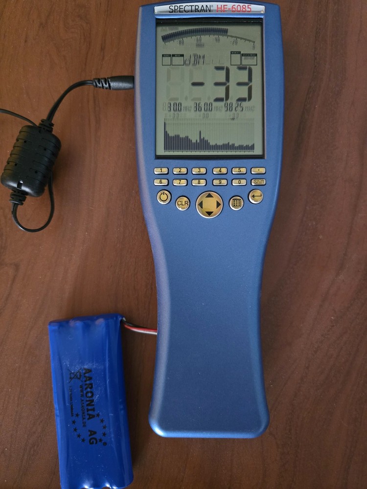 AARONIA AG Spectran HF-6085 Handheld Spectrum Analyzer + HyperLOG 6080 + Case