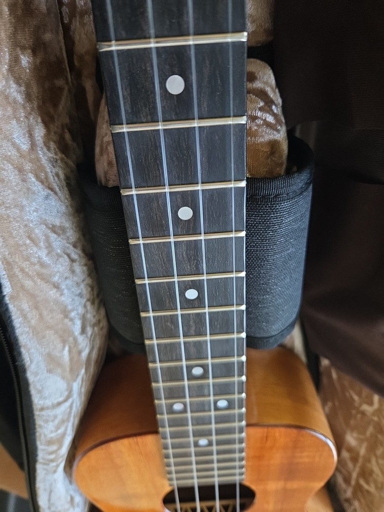 Kanile'a KSR T Tenor Ukulele Solid Koa Gloss with Case