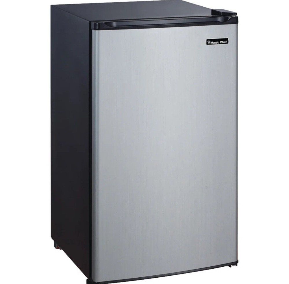 Master Chef Mini Fridge - Good Condition , barely used (open box)