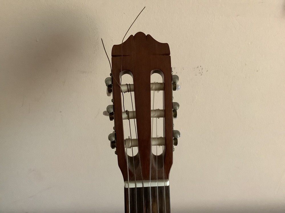 Yamaha CG-101 A Classical Guitar ( No Case)