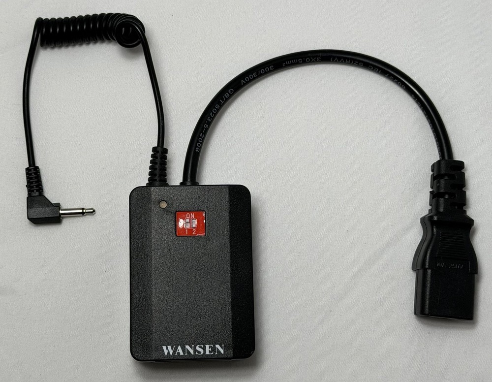 WanSen AC-04 4-Channel Wireless Studio Flash Trigger Set - 1 Transmit 2 Receive