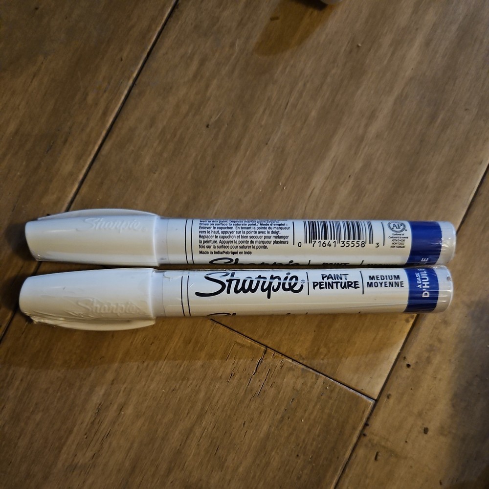 Sharpie Oil-Based Paint Markers, Medium Point, White, 2 Pack