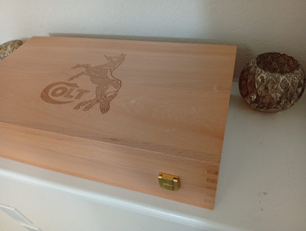 COLT PYTHON 8 INCH BEECH WOOD REVOLVER/PISTOL CASE