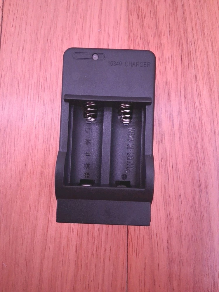 Chargable Battery Powered Powerful Laser Pointer | With Case And Design Caps