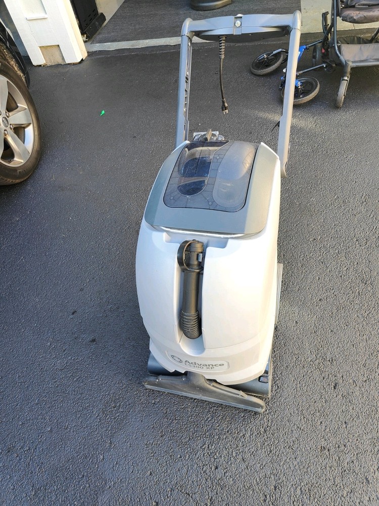 Comercial Carpet Cleaner - Advanced ES300 XP