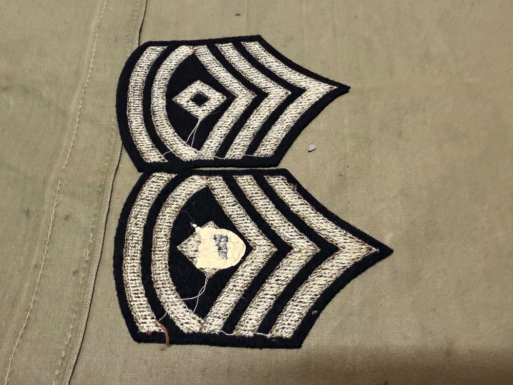 ORIGINAL WWII US ARMY NCO TECH SERGEANT JACKET INSIGNIA CHEVRONS