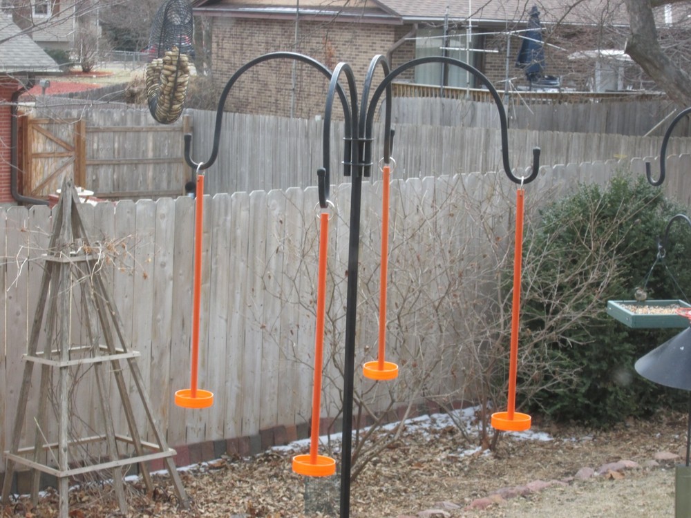 Robin Proof Oriole Feeder.......almost.....read description