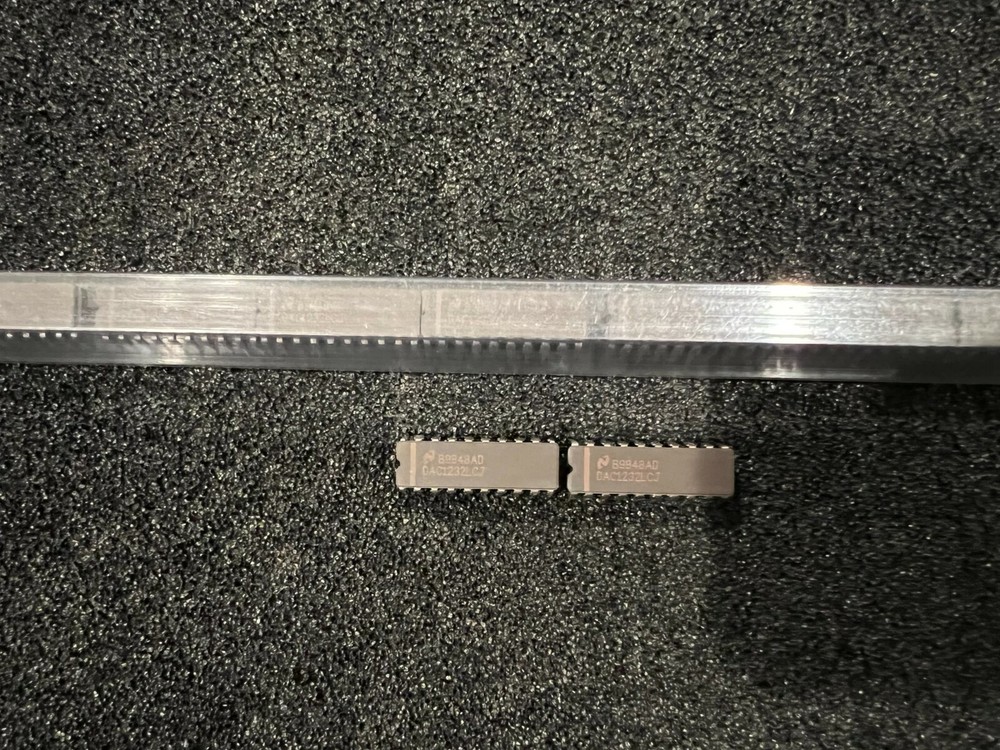 DAC1232LCJ