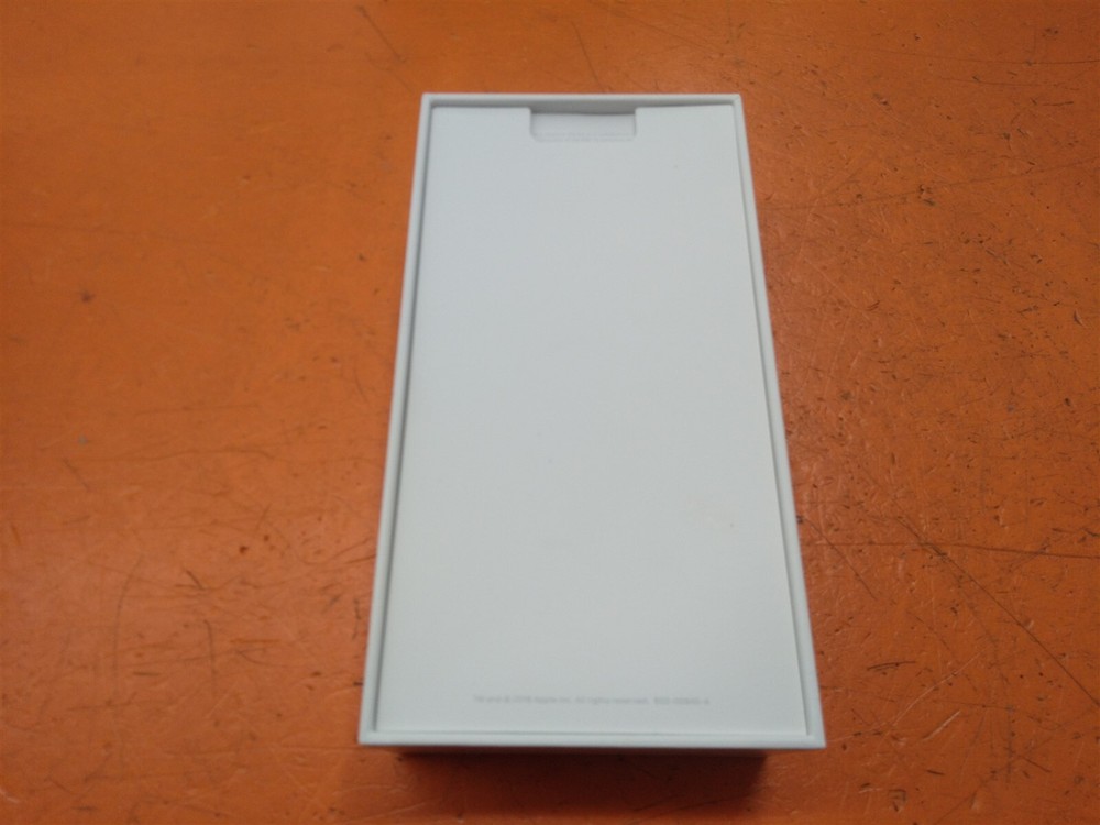 ⭐️⭐️⭐️⭐️⭐️ Apple iPhone 7 Plus Silver 32GB **Empty Box** MNR22LL/A