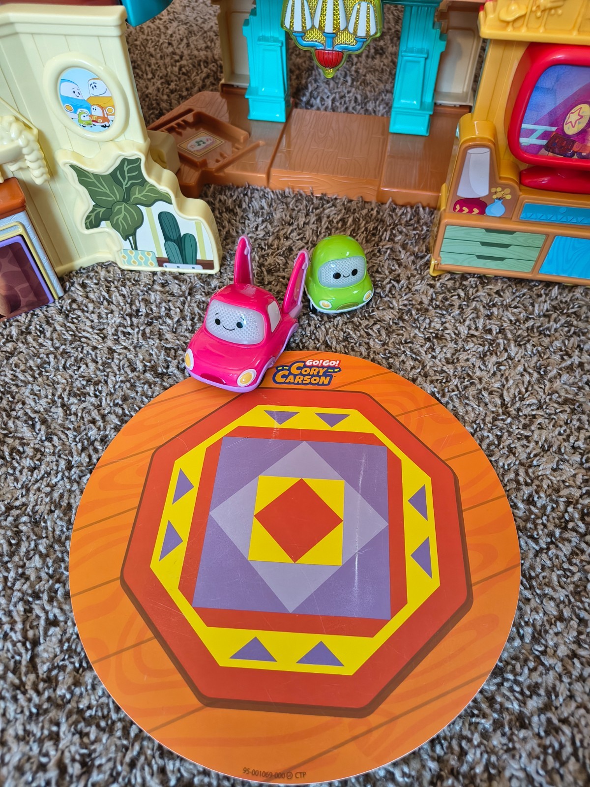 VTech Go! Cory Carson Cory’s Stay & Play Home Learning Toy Folding House Netflix