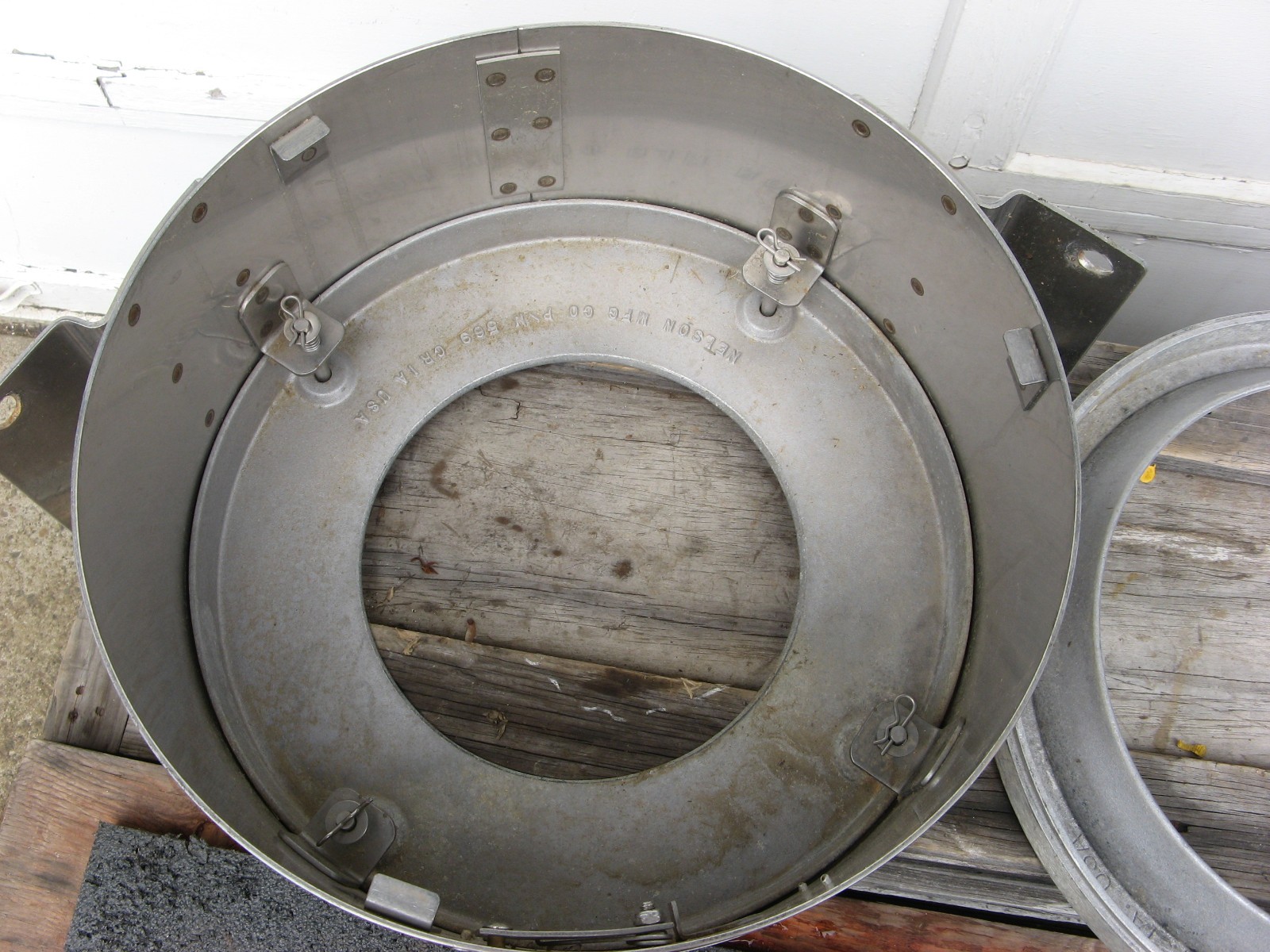 NELSON 560-SE 13qt. HORSE FEEDER Corner-Mount Stainless Steel