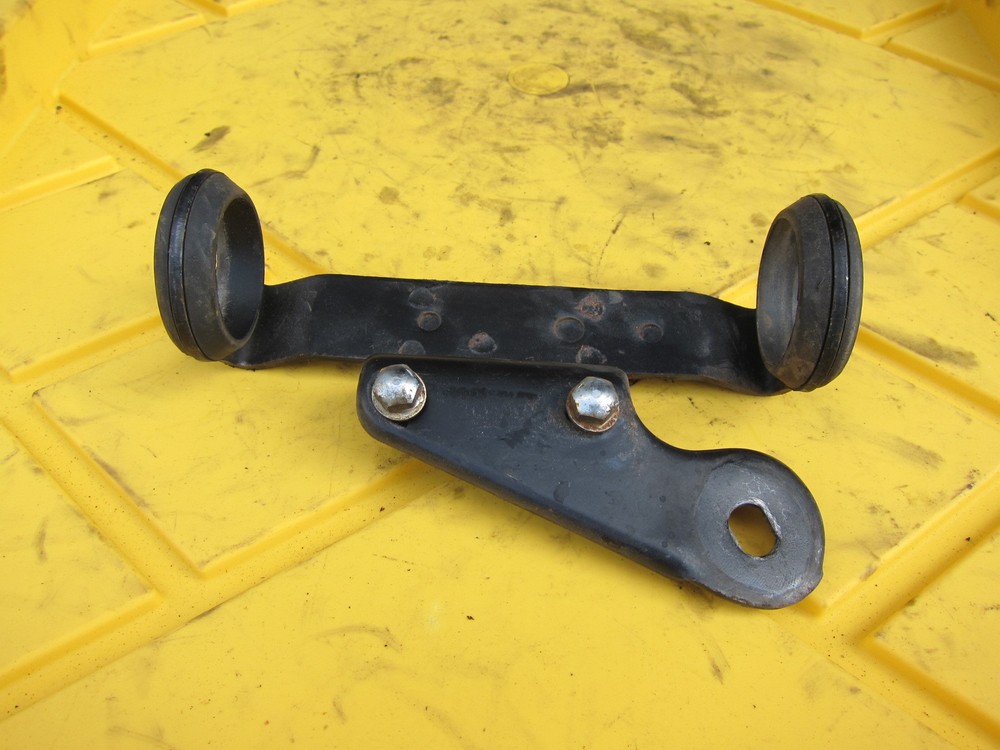 1995 Suzuki GS500 E OEM HEADLIGHT BRACKET