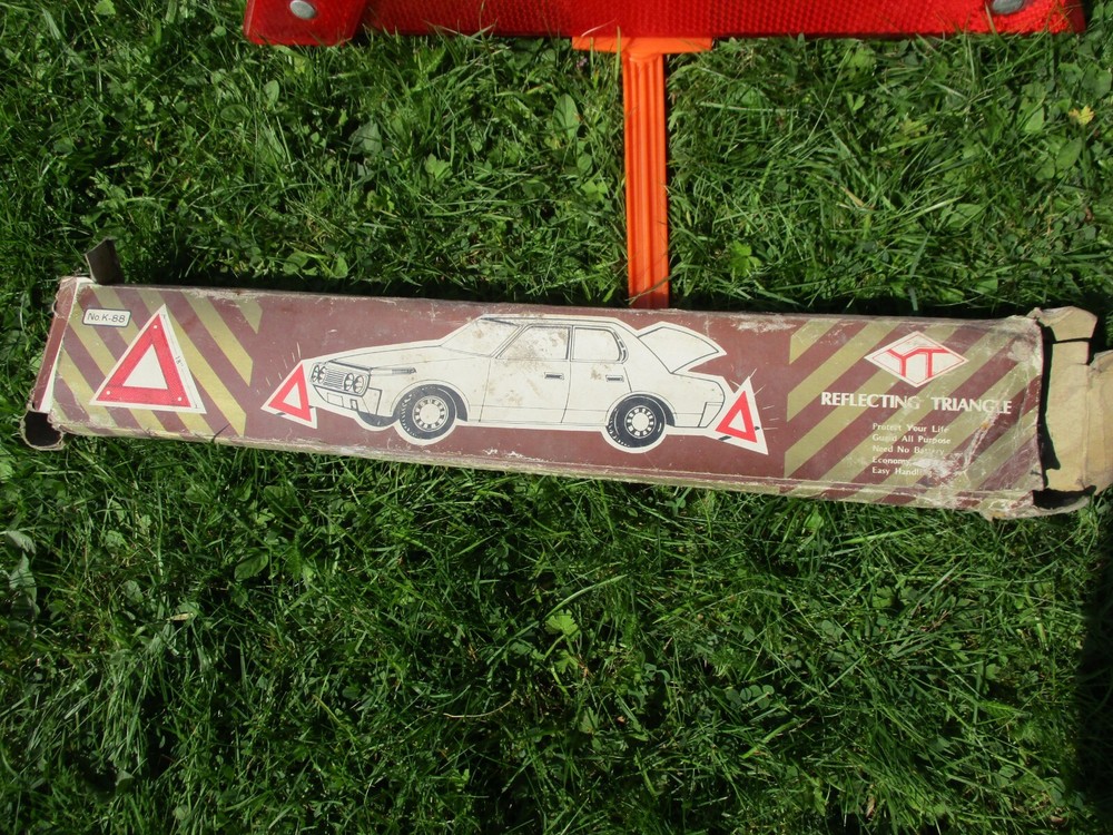 Emergency Breakdown Hazard Warning Triangle Foldable Reflective Roadside Safety