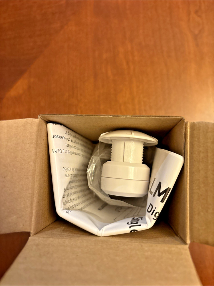 Watt Stopper LMLS-400 Closed Loop Photosensor Single Zone Switching/Dimming