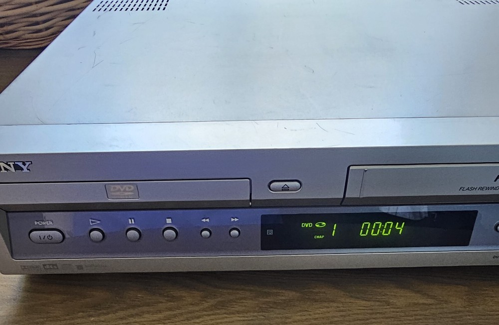 SONY SLV-D100 DVD/VCR Combo playerTested - No Remote