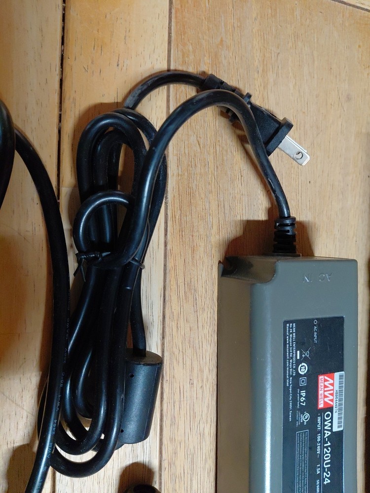 Twinkly Pro 4-Port Controller (Open Box) Twpro1000ethp-bus