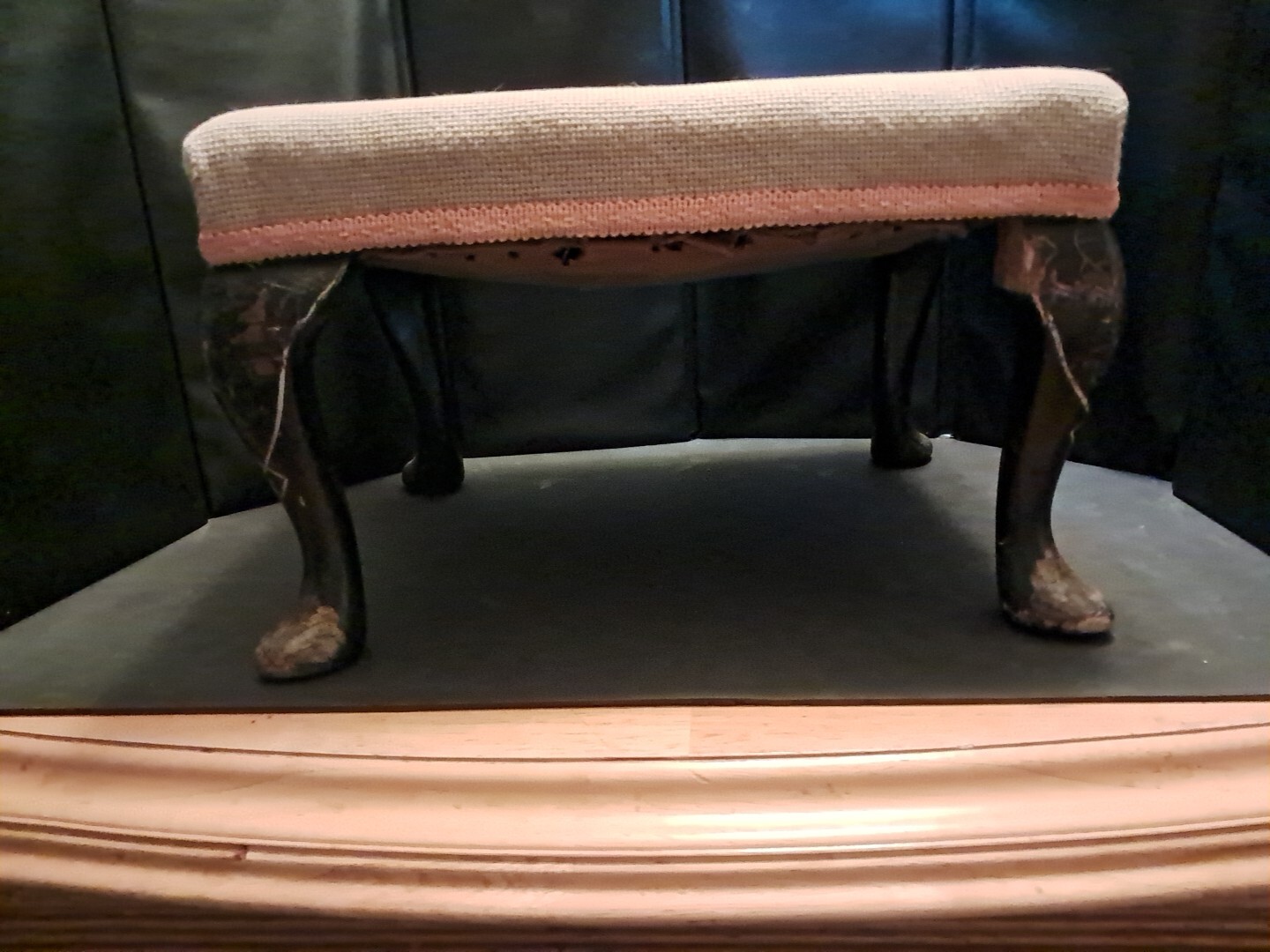 VINTAGE NEEDLEPOINT FLORAL DESIGN TOP WITH HAND PAINTED LEGS FOOTSTOOL