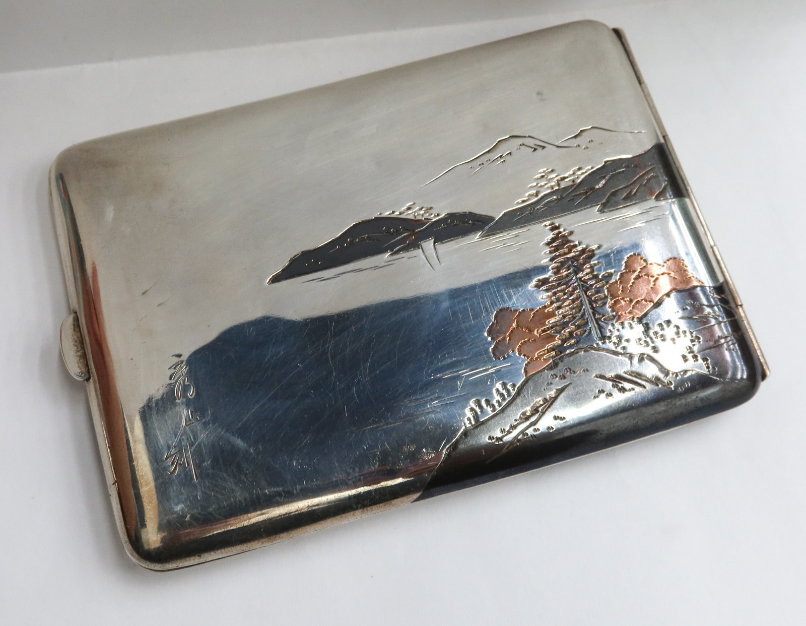 Japanese Mixed Metal 950 Silver Cigarette Case Mount Fuji circa 1920