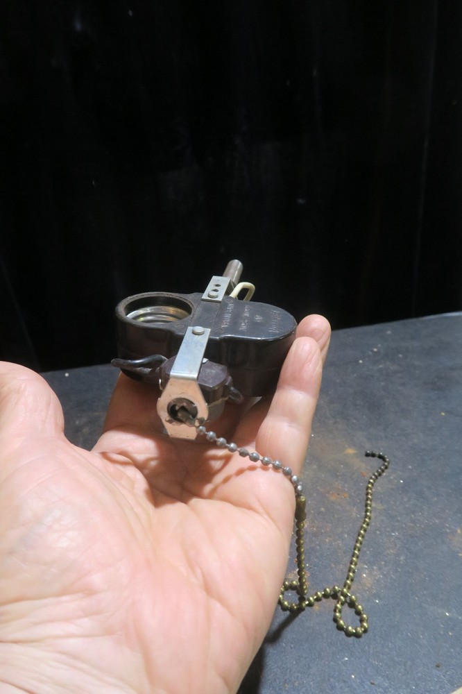 Double socket bakelite pull down switch Part Vintage Chandelier cluster LEVITON