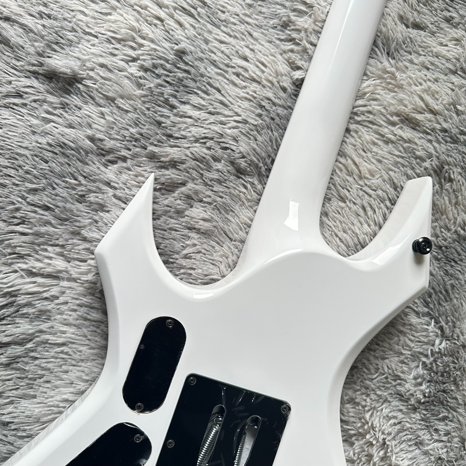 US WarehouseB.C. Rich Warlock white electric guitar HH pickup mahogany body