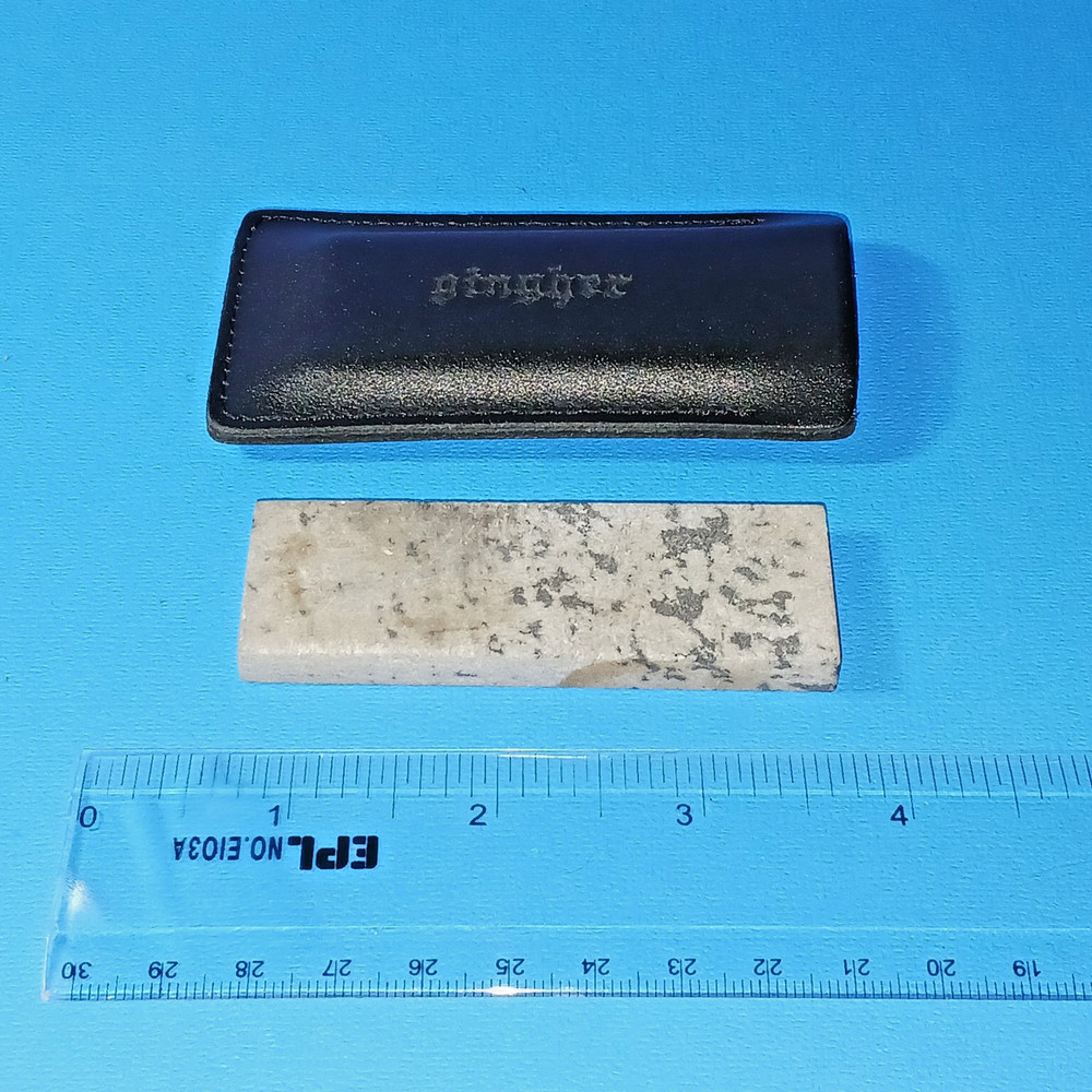 Gingher G-S Knife Edge Sharpening Stone With Leather Case