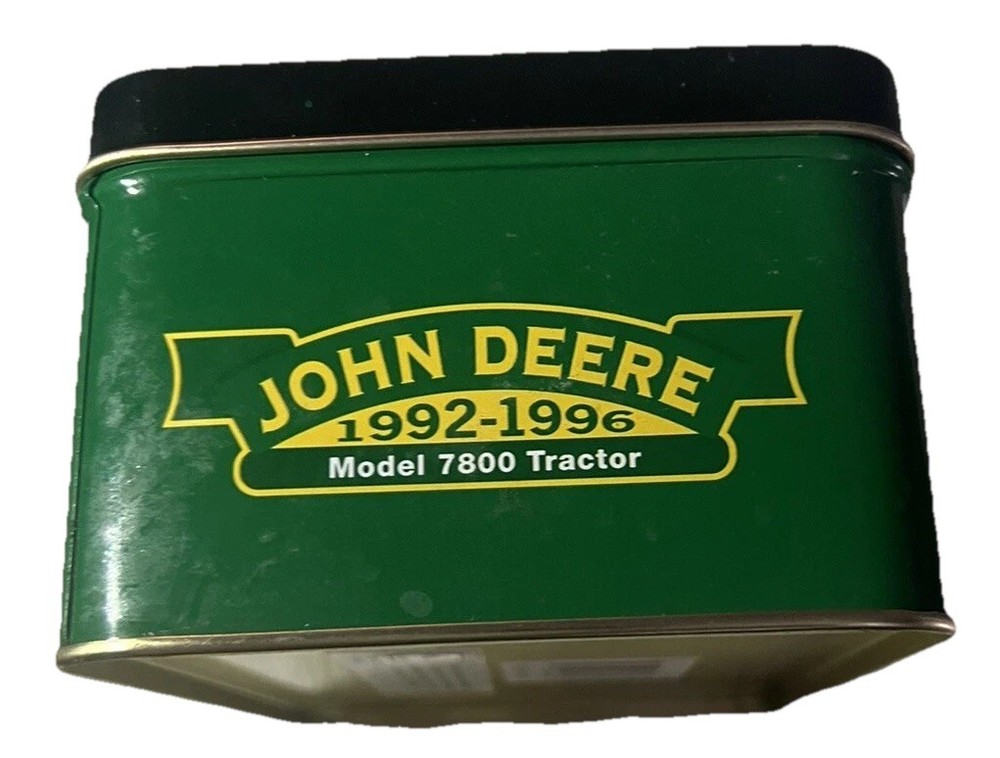John Deere 1924-1953 Model D Tractor Tin Model 7800 EUC