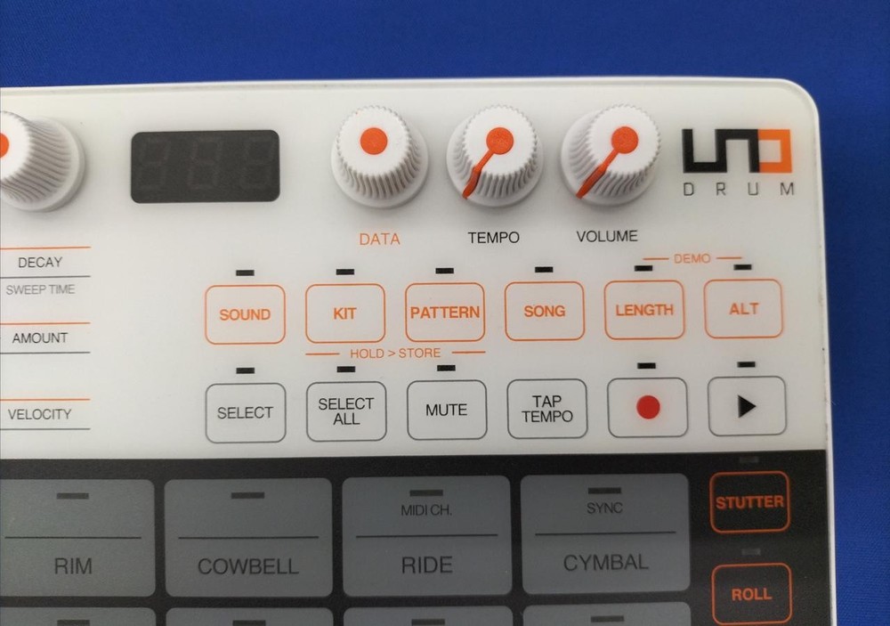 IK Multimedia UNO Drum Machine Portable Electronic Drum Pad New