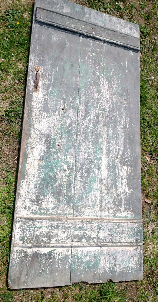 Barn Door ANTIQUE GREEN PAINT LATCH SQUARE NAILS PRIMITIVE