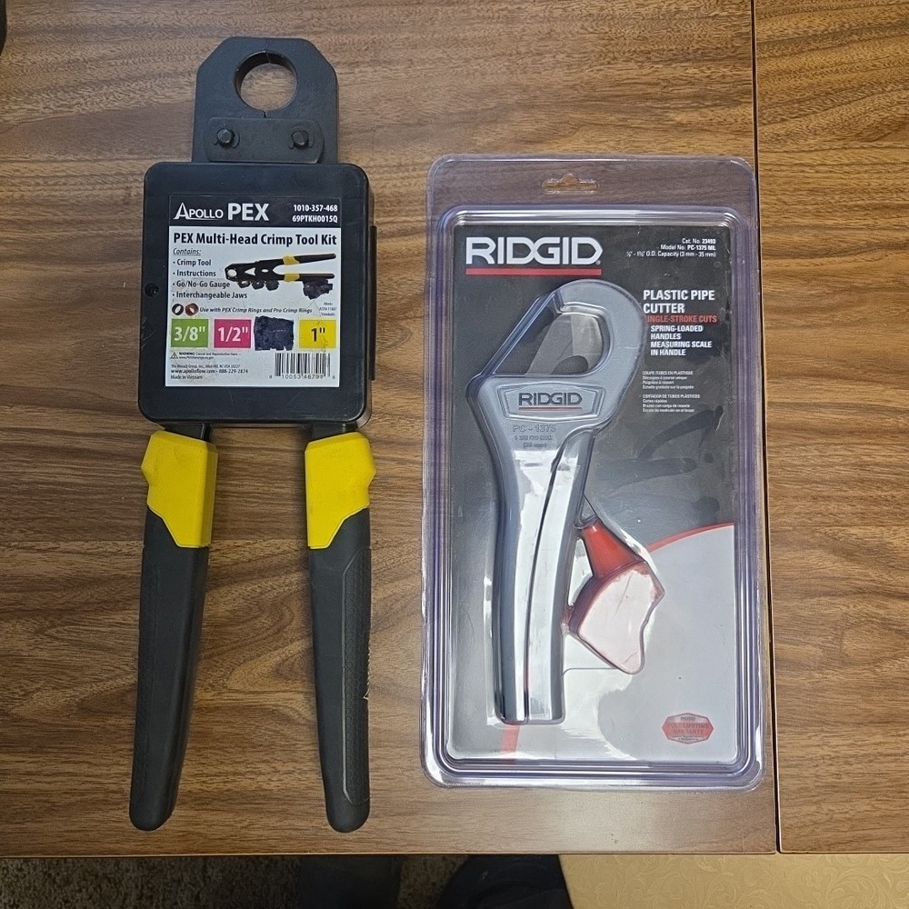 RIDGID Plastic Pipe Cutter PC-1375 + Apollo PEX Crimp Tool (Missing 3/4”lot