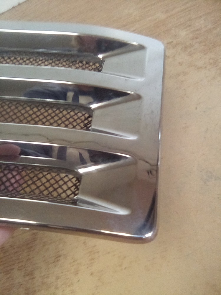 Mack Grille 84744706, 84744710