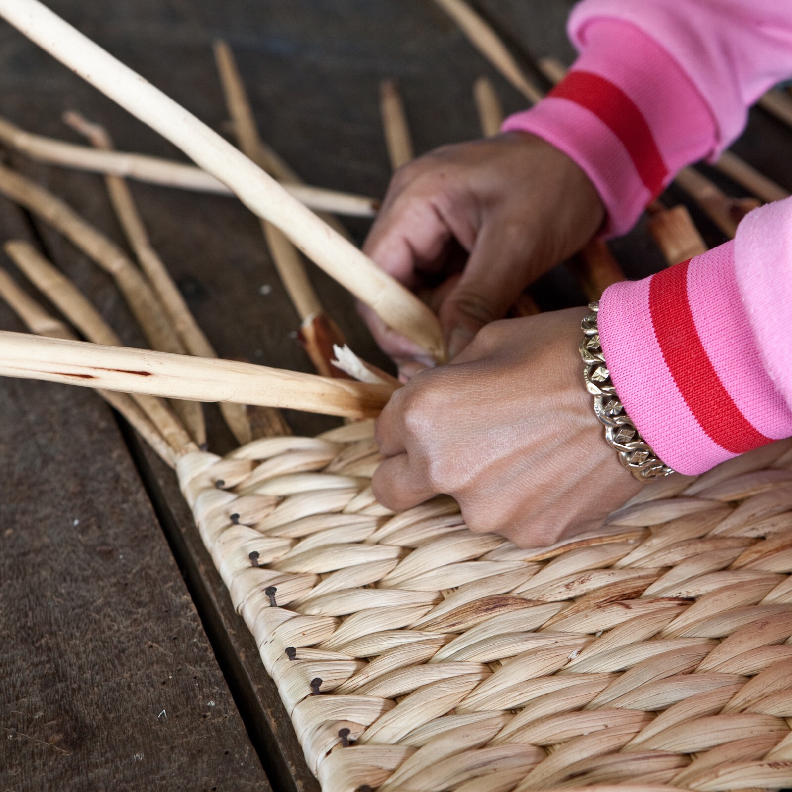 eHemco 3 Tier X-side End Table/Cabinet Storage with 6 Baskets (Collectible)