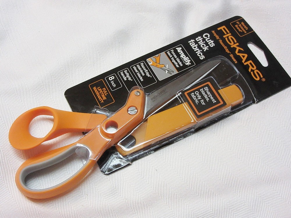 Fiskars 8" Amplify Razoredge Fabric Shears BRAND NEW
