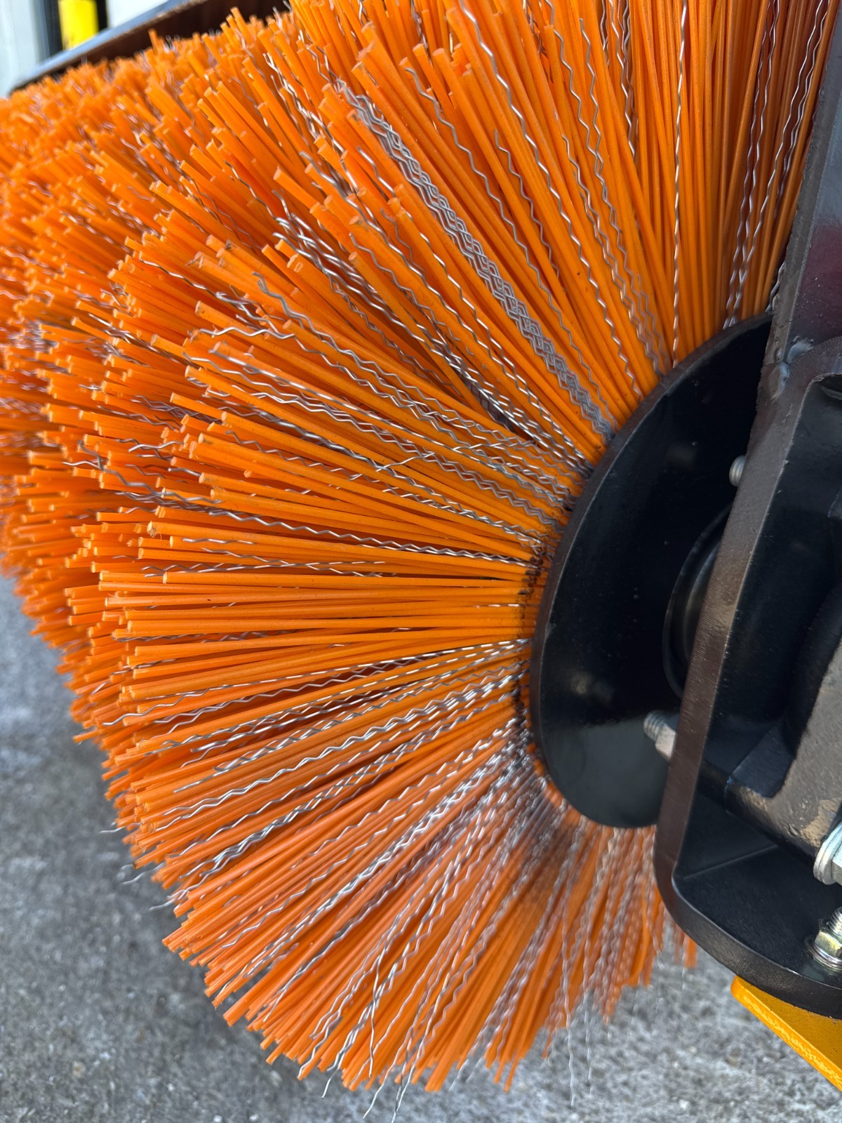 Mini Power Angle Broom Hydraulic Poly Wire Sweeper Mini Skid Steer Attachment