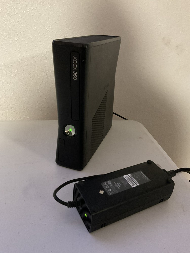 Microsoft XBOX 360 Console Controller NOT TESTED