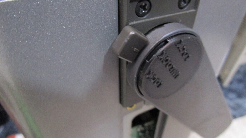 3D PRINTED COMPATIBLE HANDLE END CAP FOR COMMODORE SX-64