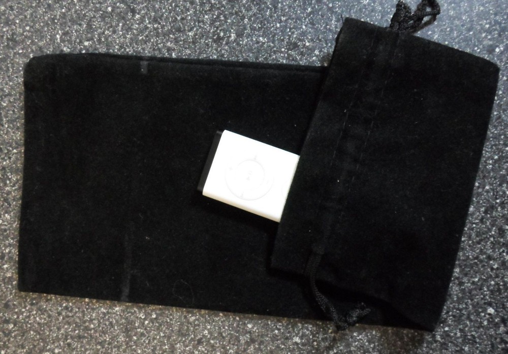 Genuine OEM Apple Remote Control Model A1156 , EMC 2086