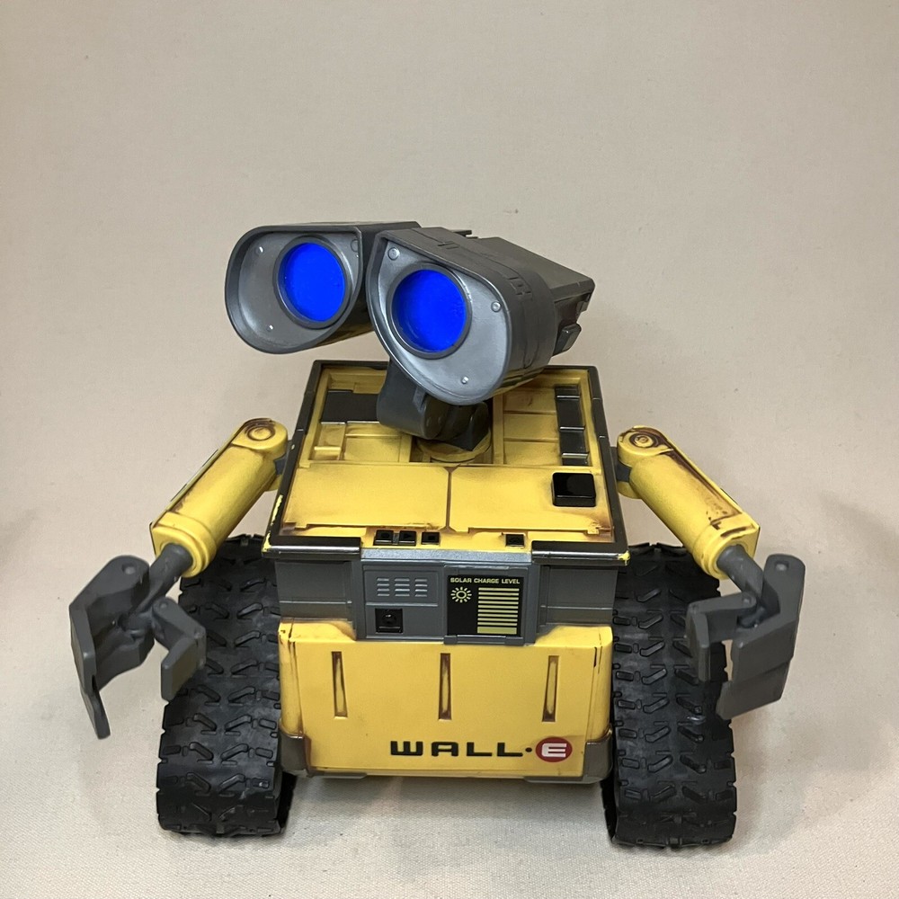 2008 Thinkway Toys Disney Pixar WALL-E interactive robot-no remote - Works