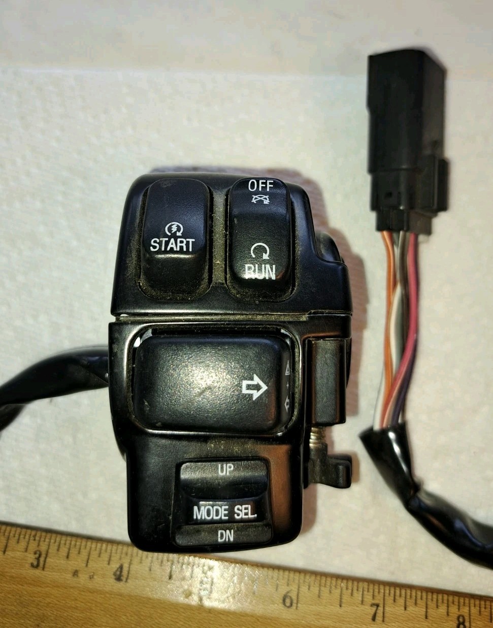 Harley-Davidson Touring Right Side Handlebar Switches #71553-08, Housings 08-13